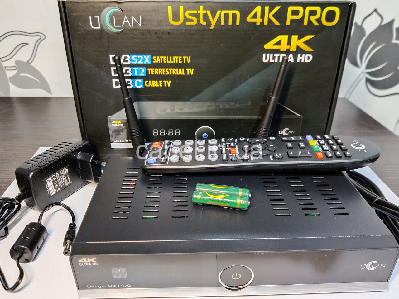 Супутникова мультимедійна приставка Uclan Ustim 4K Pro
