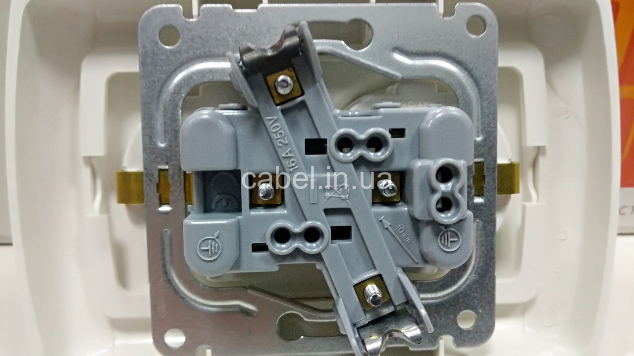 Розетка Viko Carmen подвійна біла 16А без заземлення